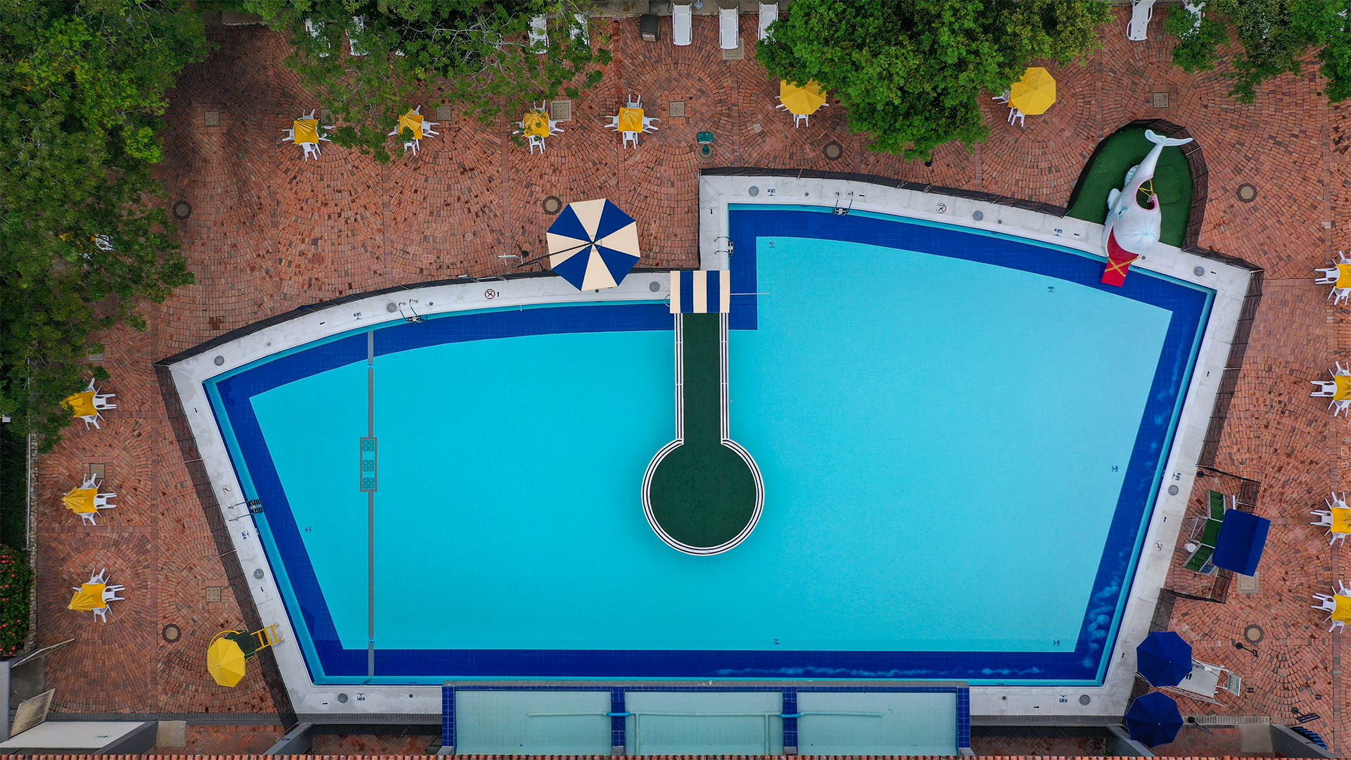 piscina rectagunlar vista desde arriba en piscilago